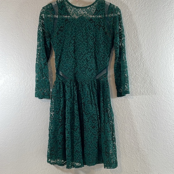 Abercrombie & Fitch Emerald Green Lace Cut out Dress Size Medium - Picture 7 of 14